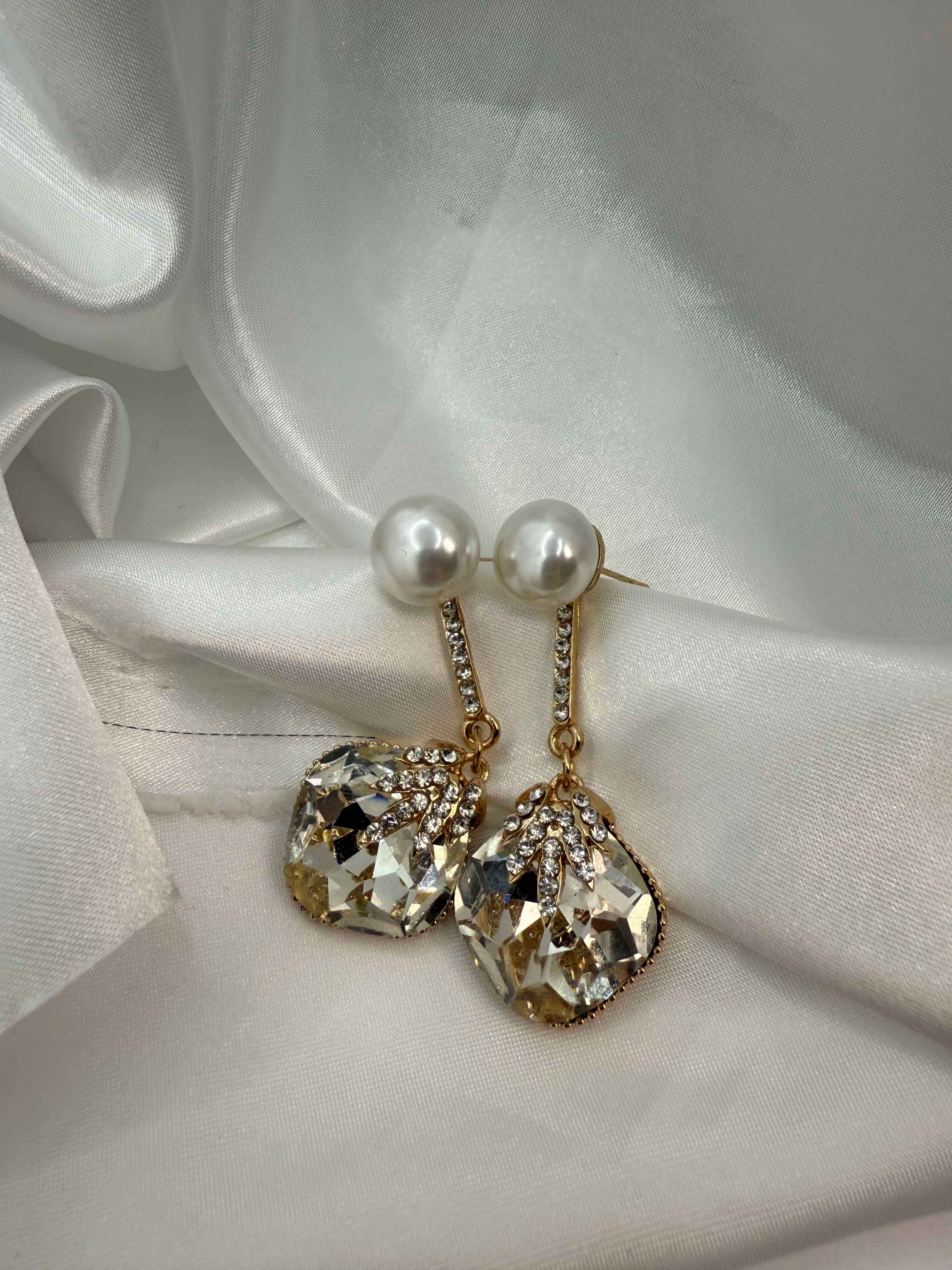 Luxe Glam Drop Earrings | Statement Jewelry with Faux Onyx