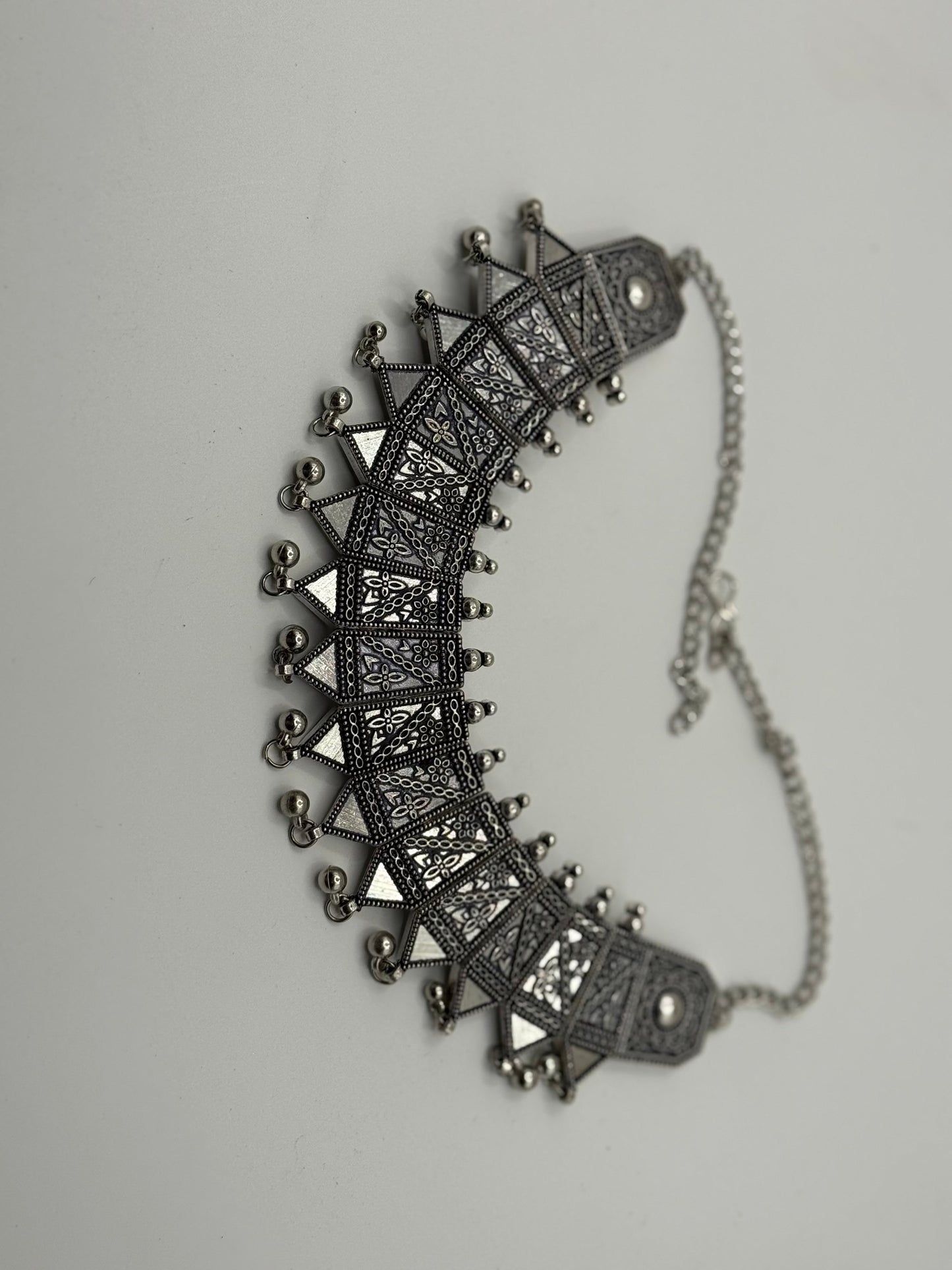 Nayra Trikona GS 008 Elegant Traditional Design