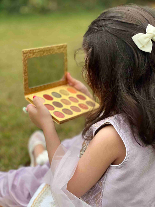 GlamAura Eyeshadow Palette: Versatile Beauty & Endless Looks - Glam Studio By Annie Usman